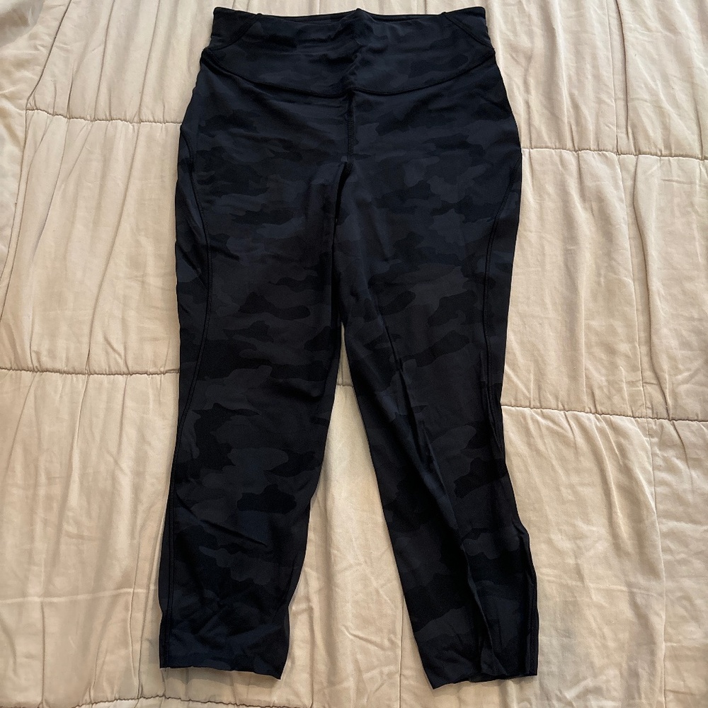 Lululemon Base Pace 21” camo leggings